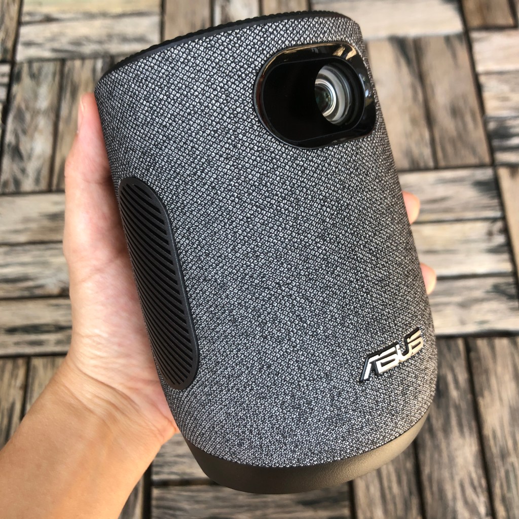 【開箱】華碩ASUS 藍牙無線行動投影機 ZenBeam Latte L1:疫情期間線上學習好夥伴